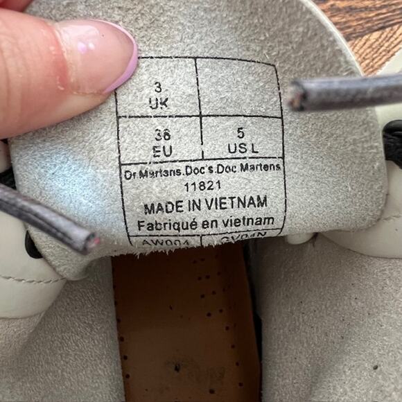 Doc Dr. Martens Air Wair 11821 White Leather Combat Boots Womens 5 Lace Up - Picture 3 of 7